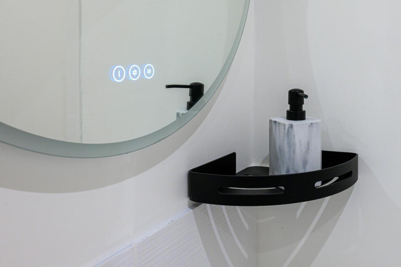Cinema & Jacuzzi Aux Etoiles - Casabianca Suite Saint-Etienne  Esterno foto