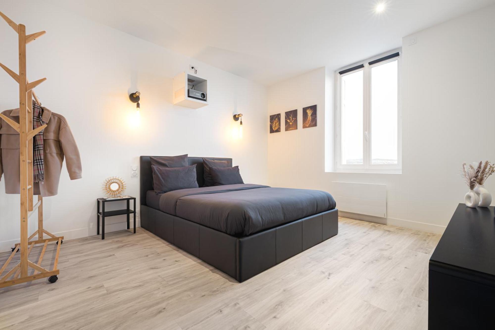 Cinema & Jacuzzi Aux Etoiles - Casabianca Suite Saint-Etienne  Esterno foto